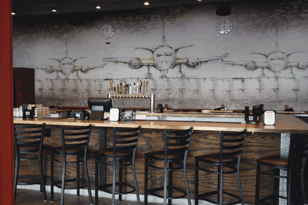 Casual Dining | Bar Area
