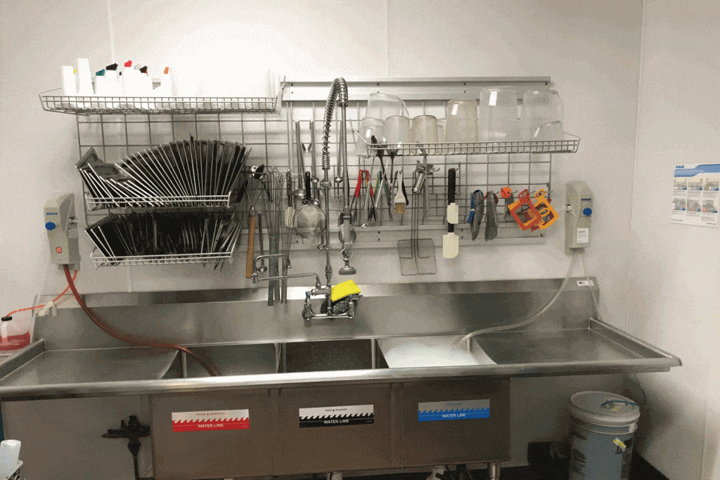 Kitchen | Dish Wash Station
